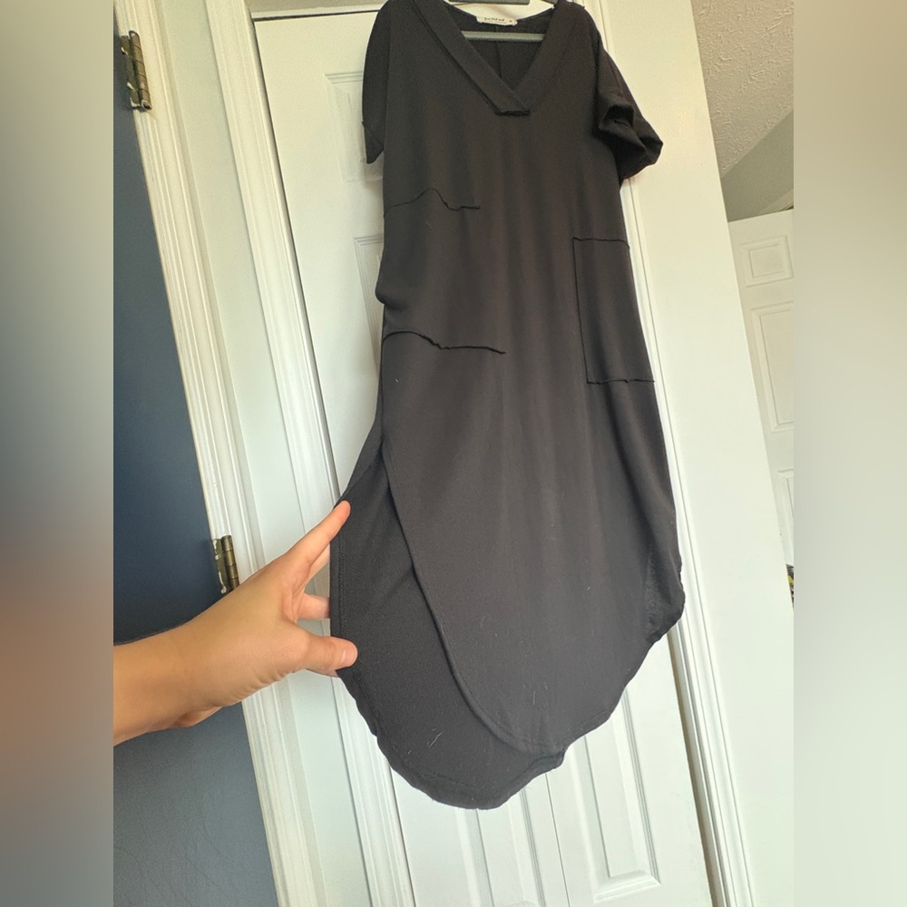 EUC Three Bird Nest On The Go Round Hem Pocketed Midi Dress - Black, Medium - Picture 10 of 15